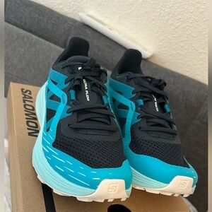 Brand New Salomon Trail Shoes - Teal
